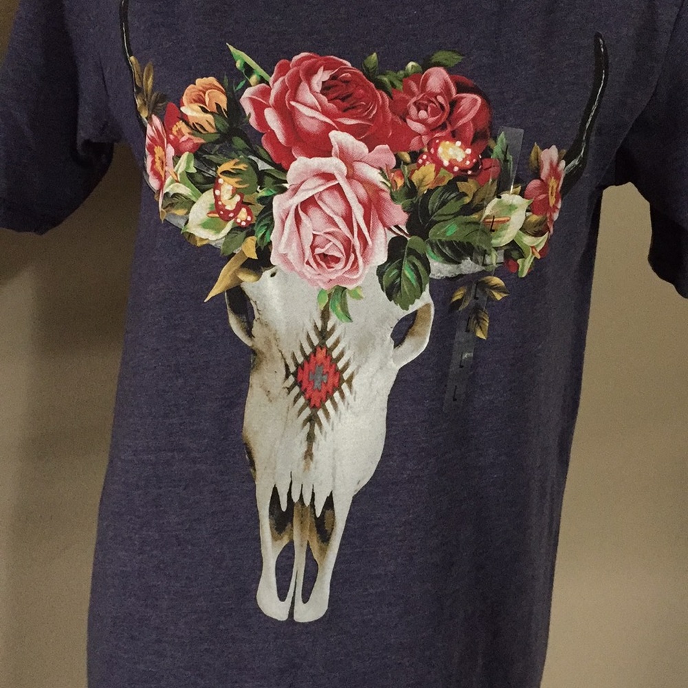 🌸 Flowered skull T-shirt